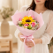 Ramo de Girasol con Rosas en Papel Rosado